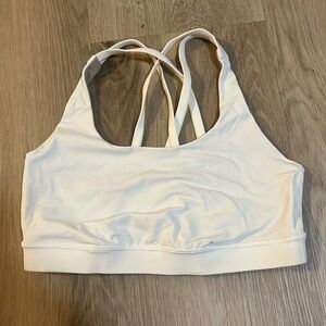 Energy bra white size 6 lululemon B-D cup medium support